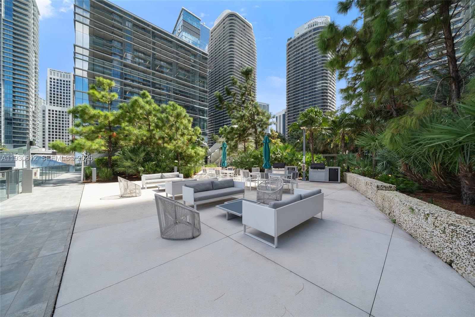 88 SW 7th St #3212, Miami FL 33130