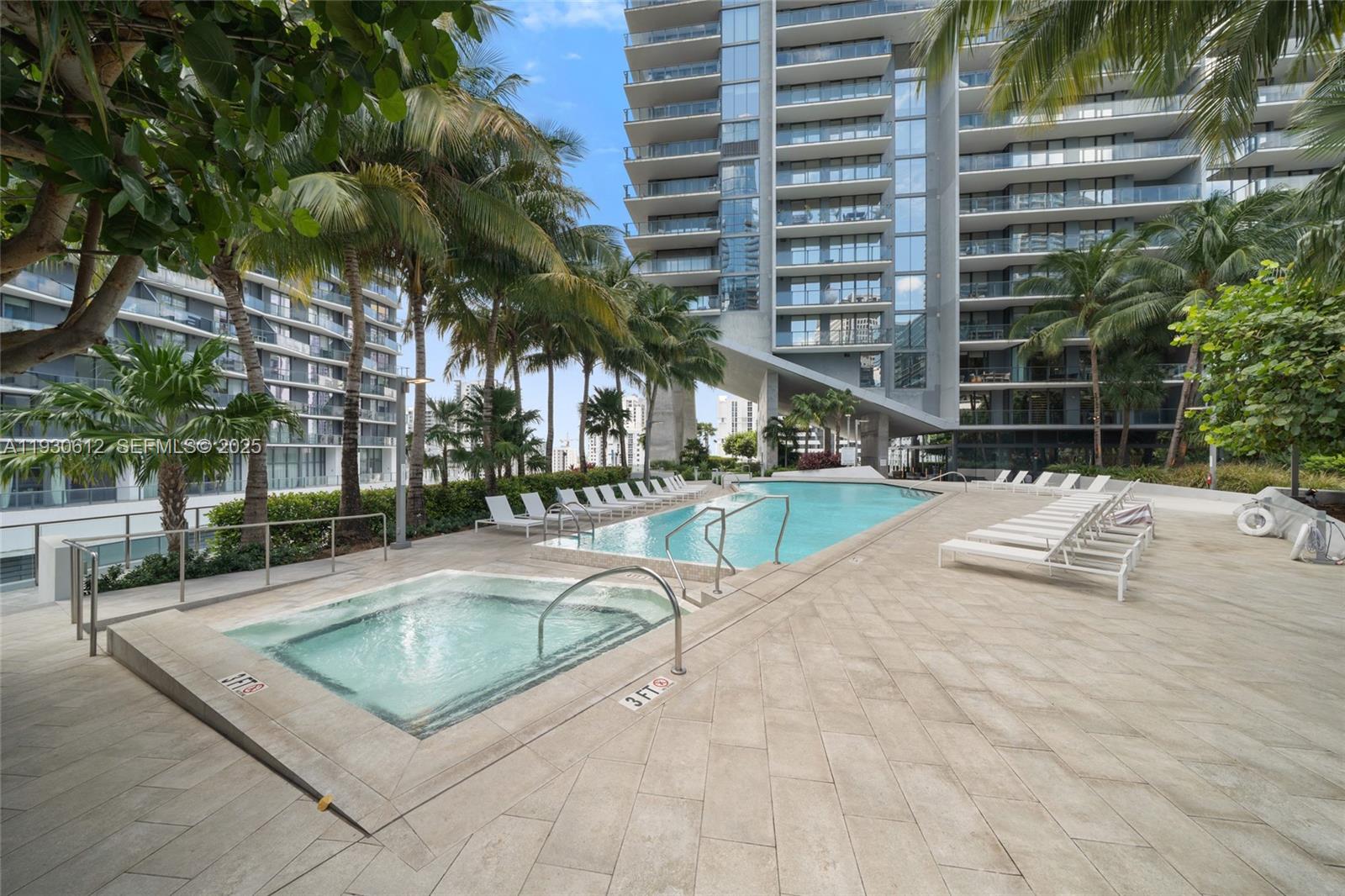 88 SW 7th St #3212, Miami FL 33130