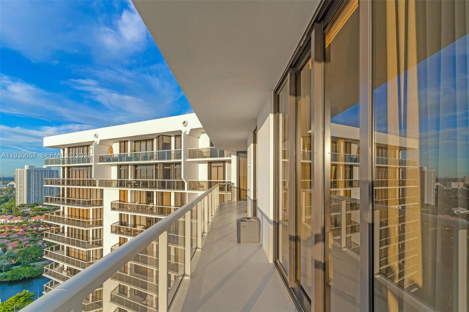20281 E Country Club Dr #TW7, Aventura FL 33180