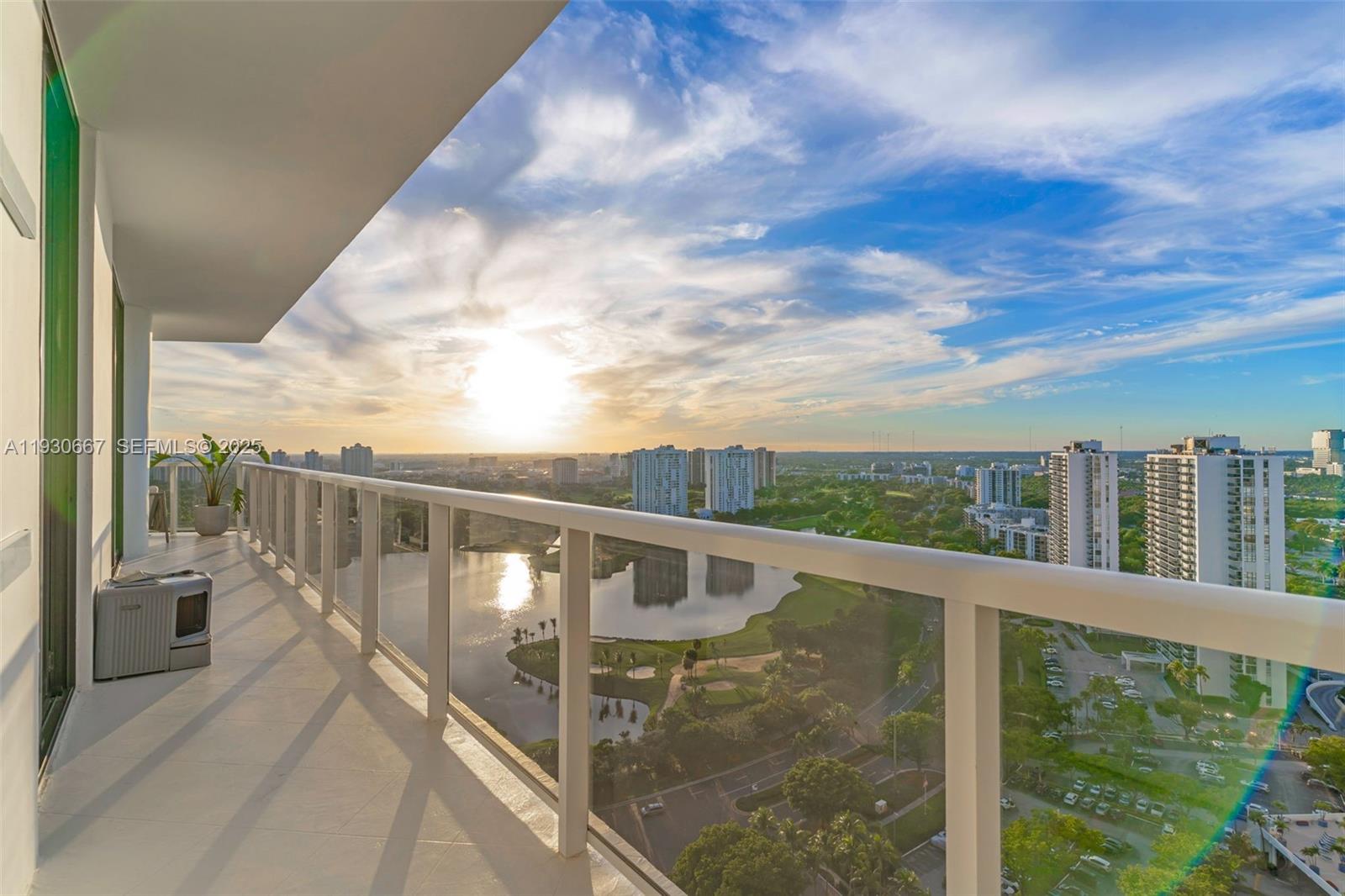 20281 E Country Club Dr #TW7, Aventura FL 33180