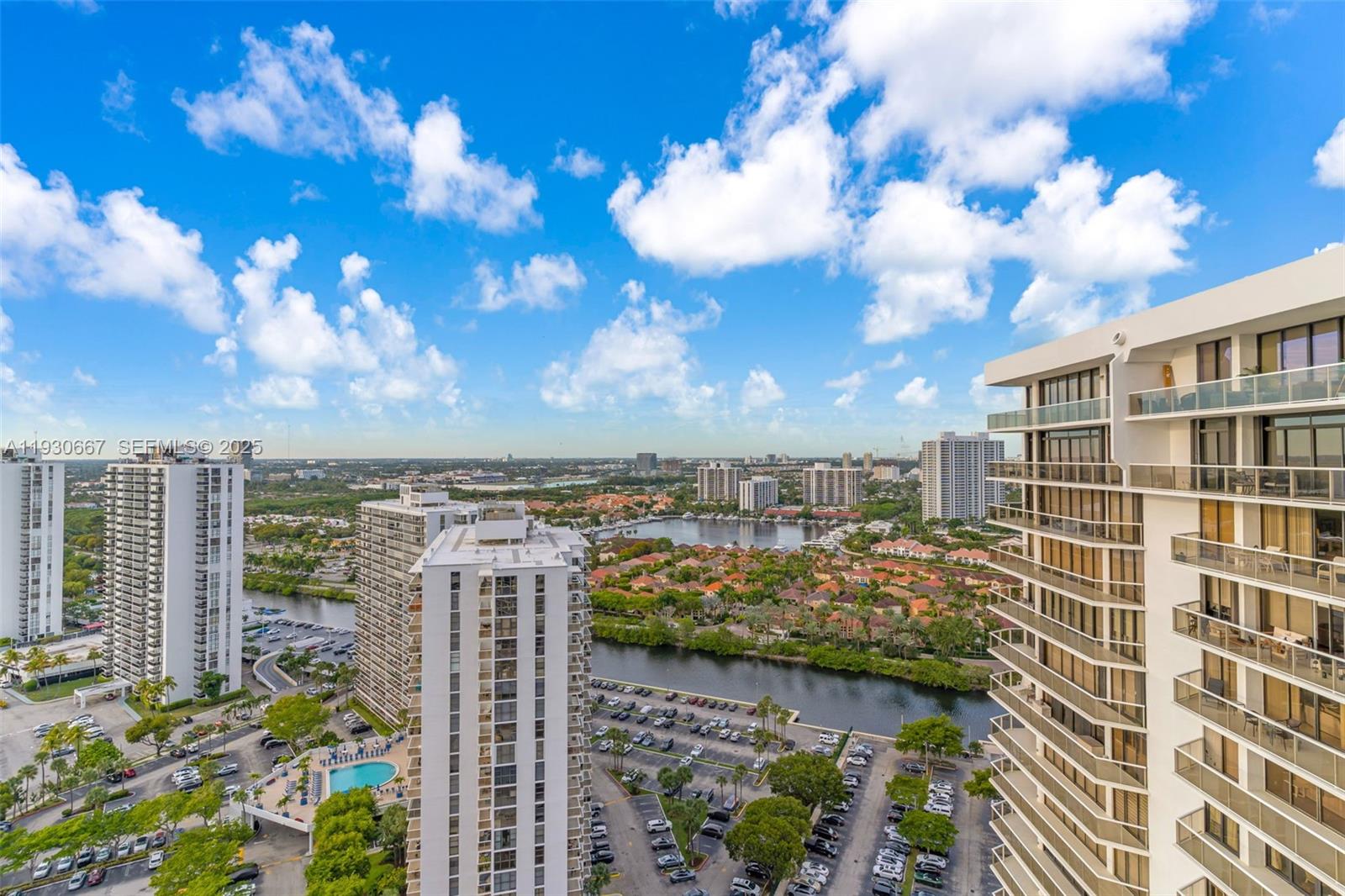 20281 E Country Club Dr #TW7, Aventura FL 33180