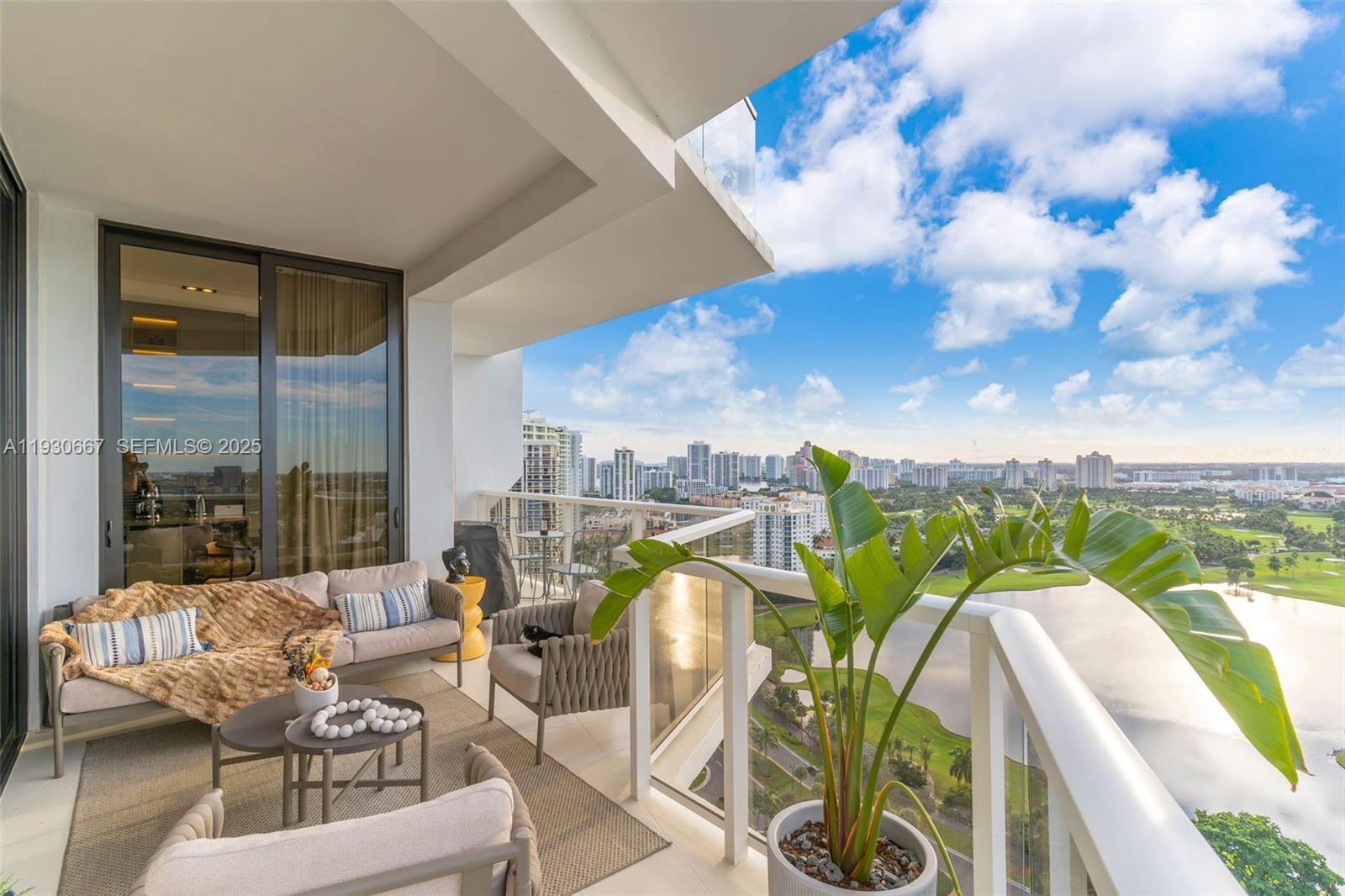 20281 E Country Club Dr #TW7, Aventura FL 33180