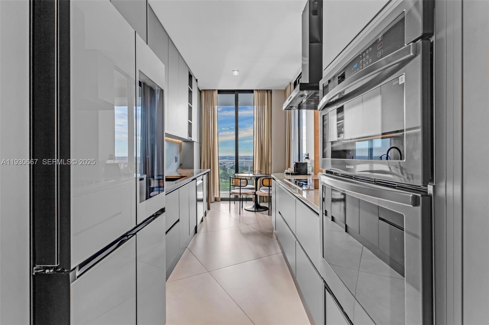 20281 E Country Club Dr #TW7, Aventura FL 33180