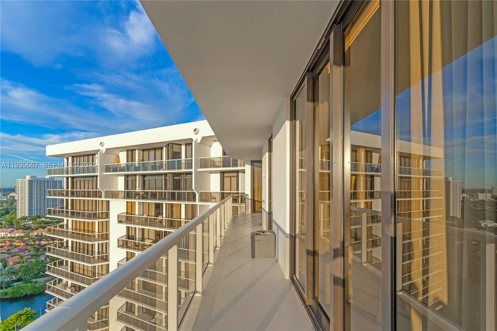 20281 E Country Club Dr #TW7, Aventura FL 33180