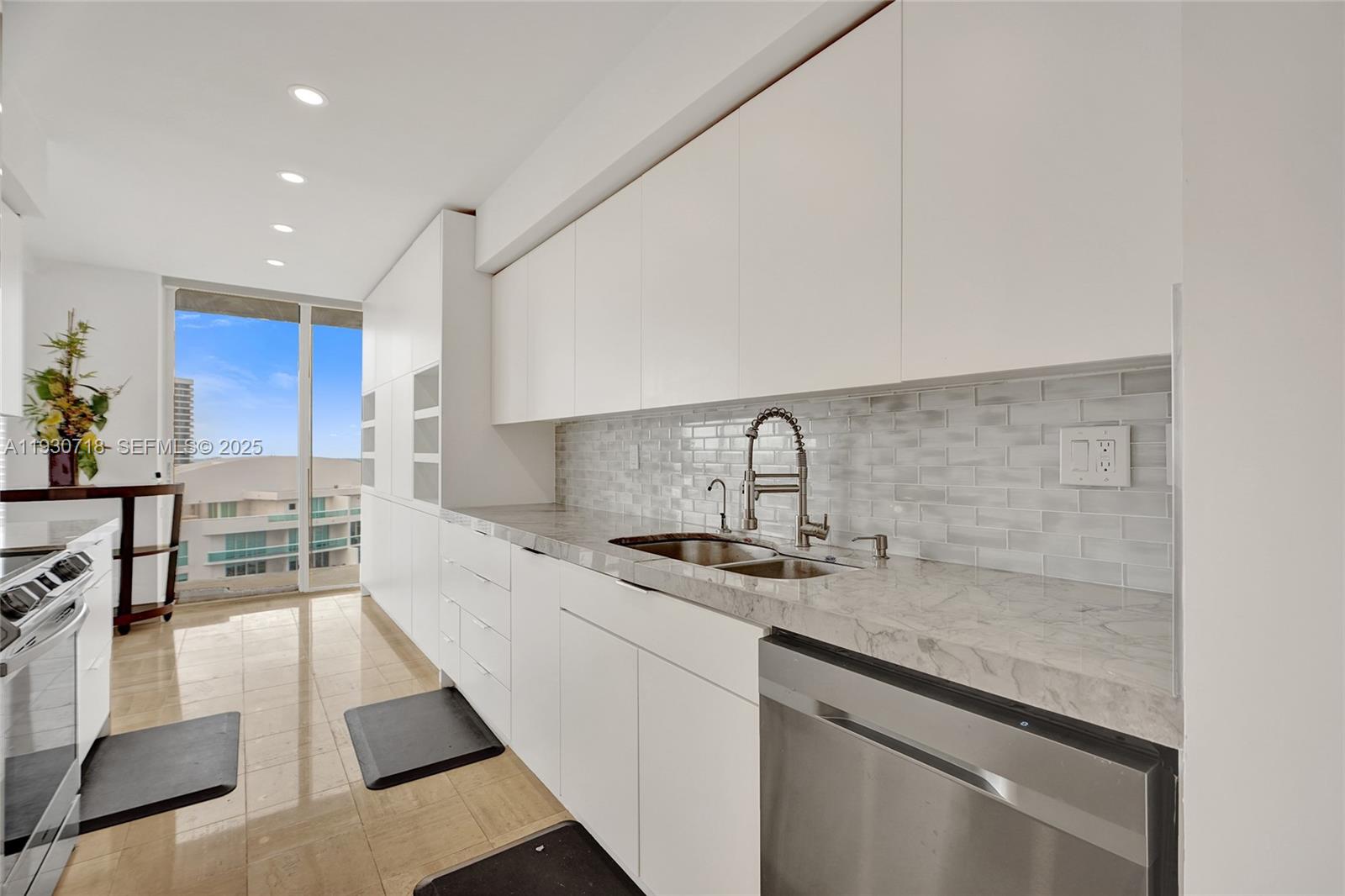 19355 Turnberry Way #26E, Aventura FL 33180