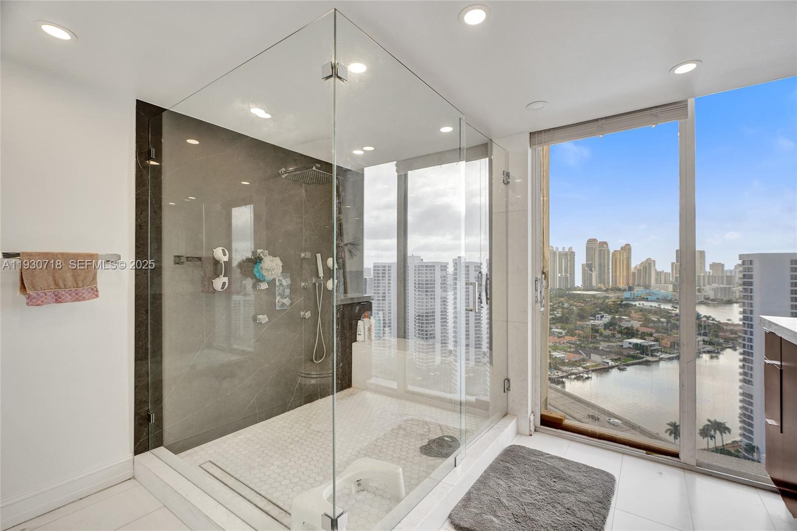 19355 Turnberry Way #26E, Aventura FL 33180