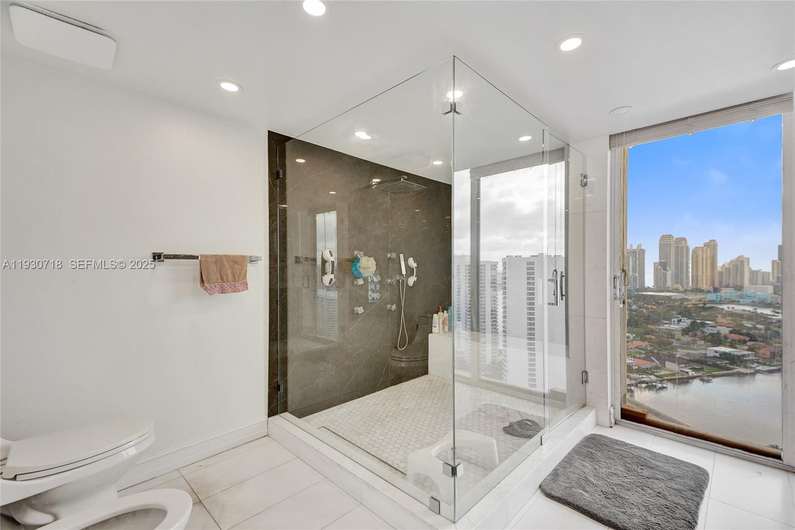 19355 Turnberry Way #26E, Aventura FL 33180