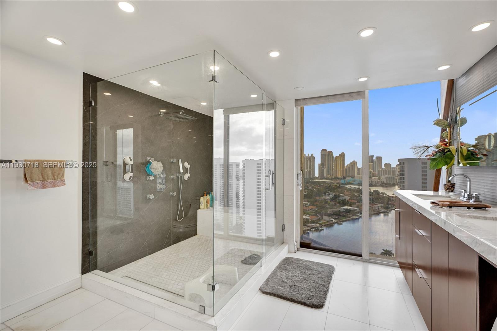 19355 Turnberry Way #26E, Aventura FL 33180