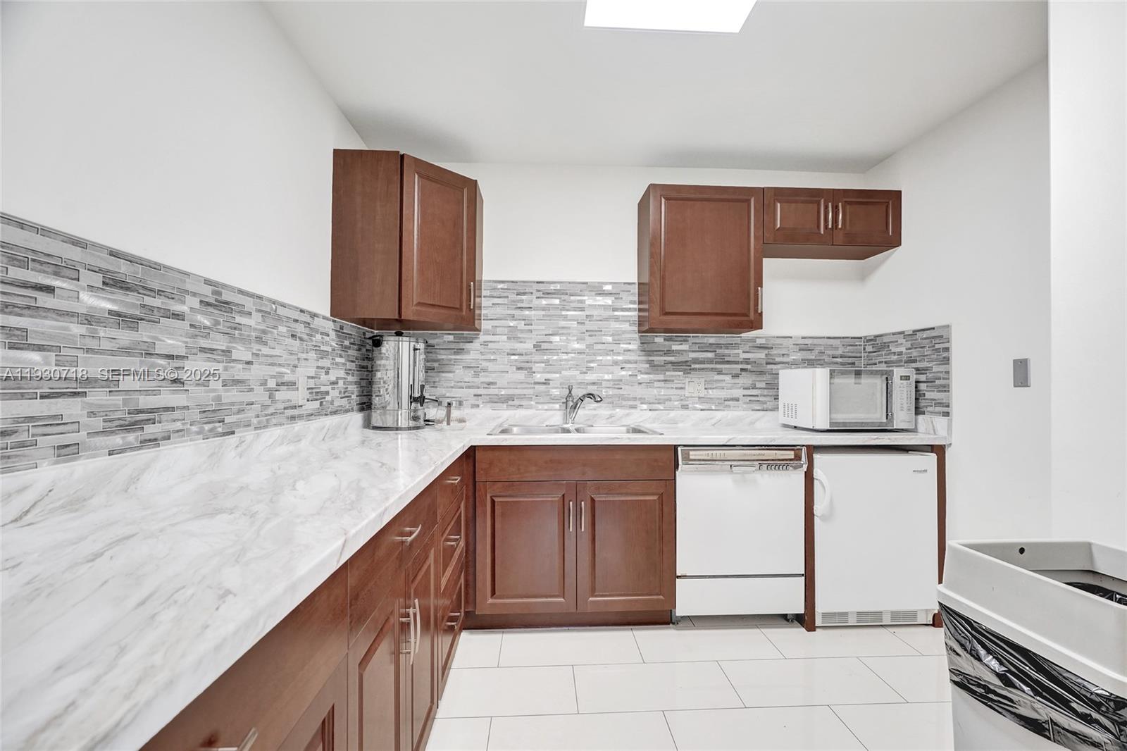 19355 Turnberry Way #26E, Aventura FL 33180