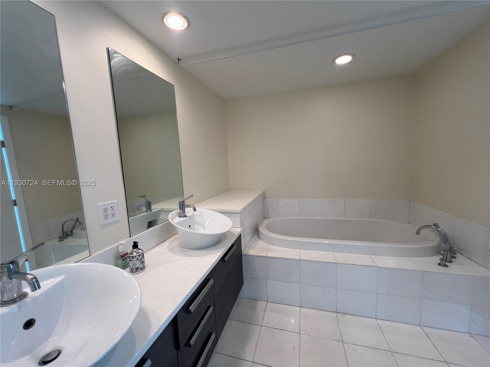 2950 NE 188th St #531, Aventura FL 33180