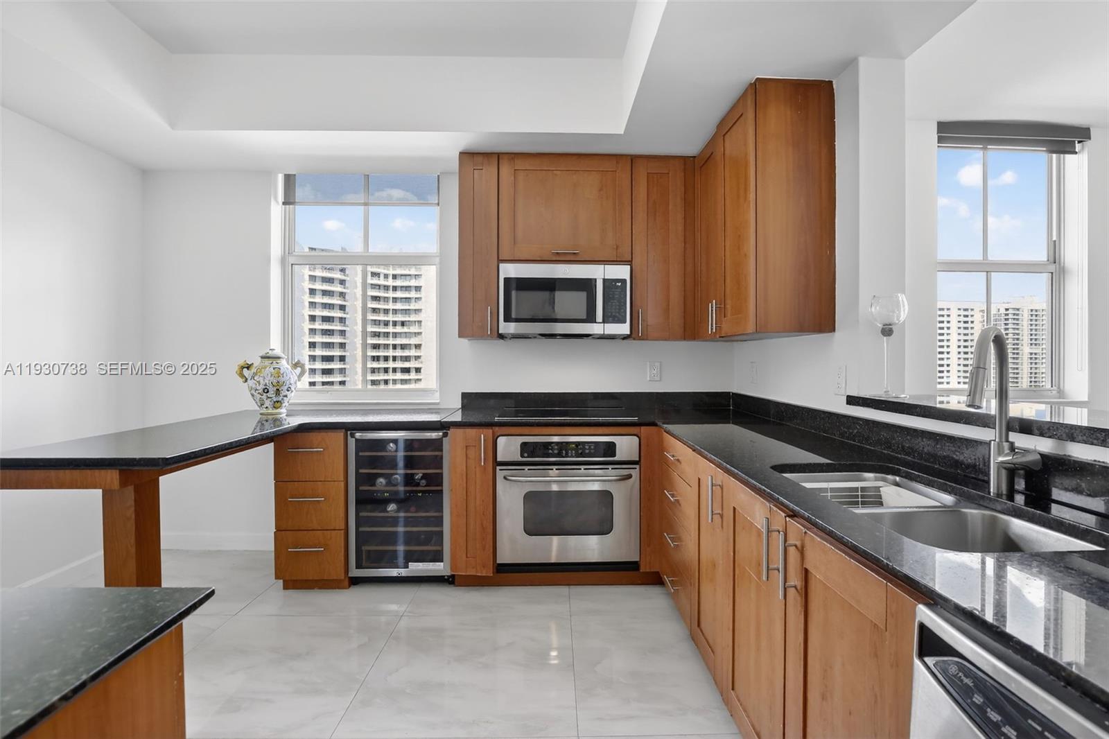 3340 NE 190th St #1101, Aventura FL 33180