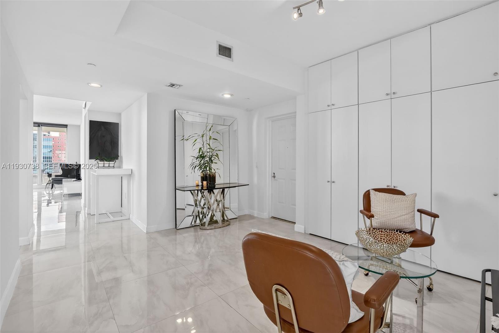 3340 NE 190th St #1101, Aventura FL 33180