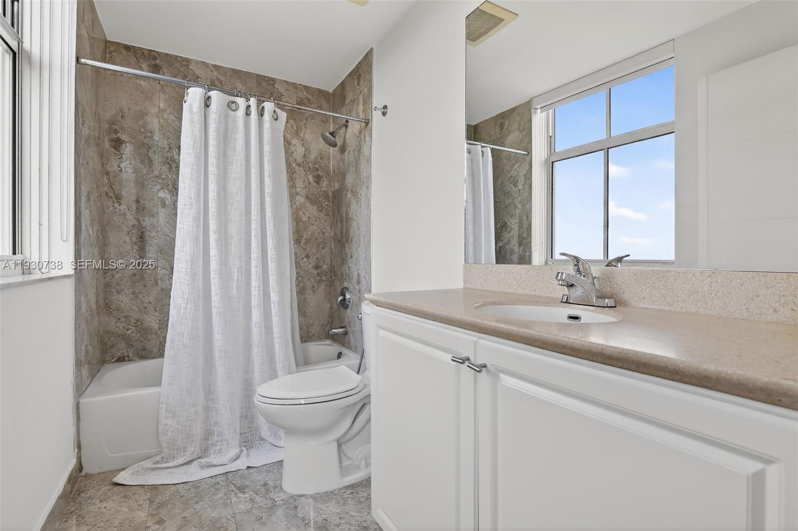 3340 NE 190th St #1101, Aventura FL 33180