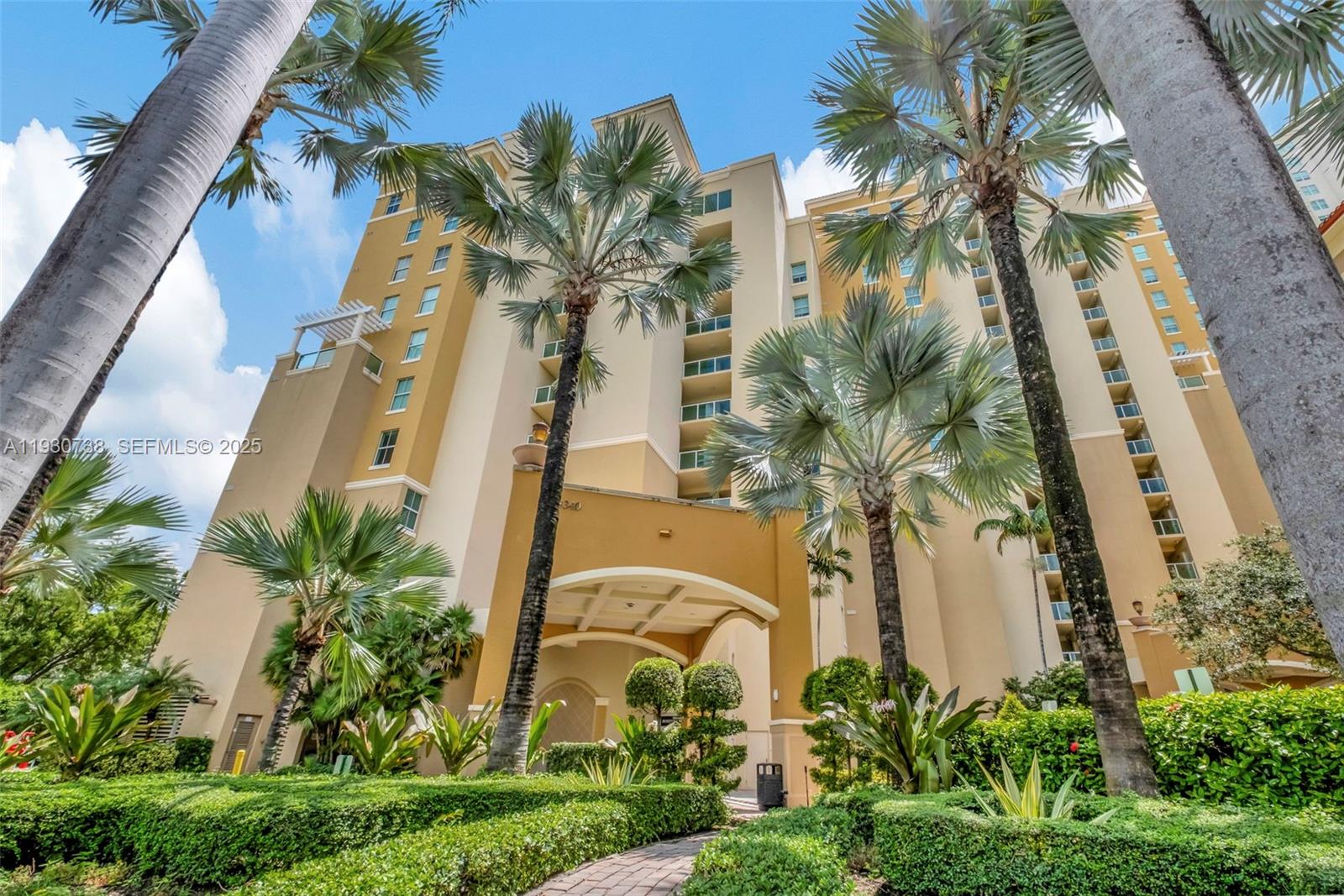 3340 NE 190th St #1101, Aventura FL 33180