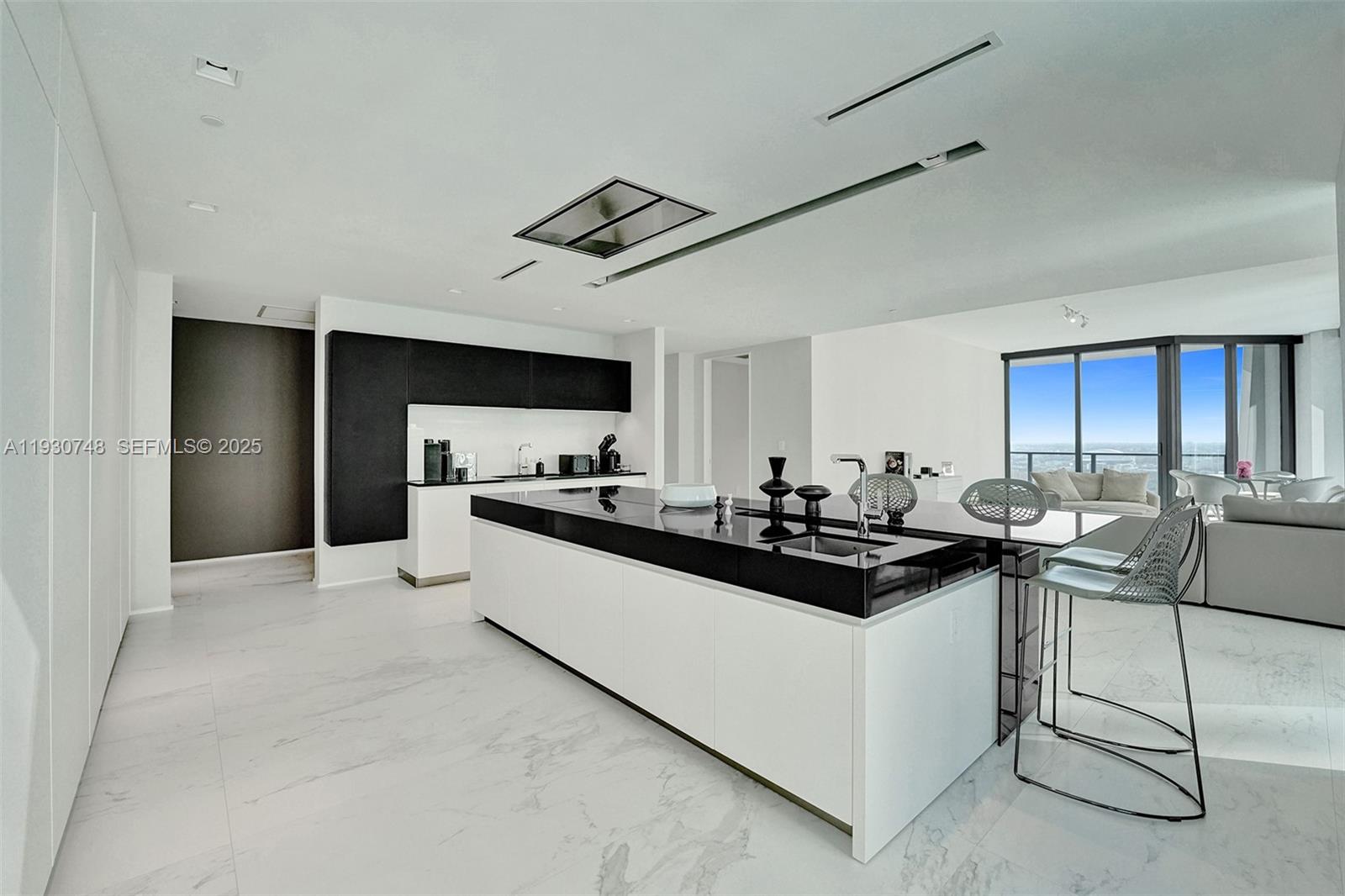 1000 Biscayne Blvd #3902, Miami FL 33132