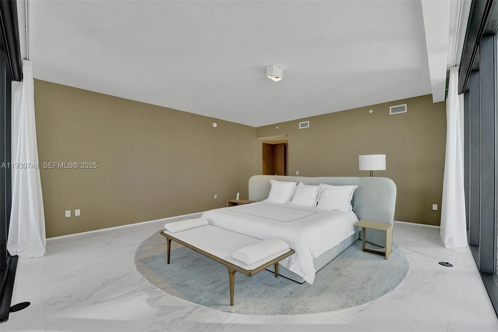 1000 Biscayne Blvd #3902, Miami FL 33132