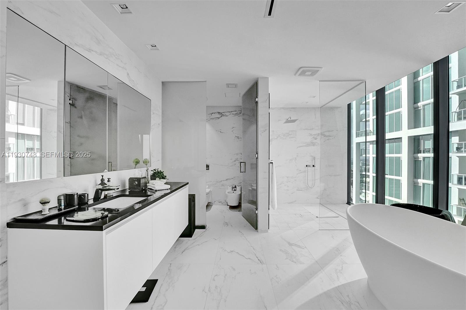 1000 Biscayne Blvd #3902, Miami FL 33132