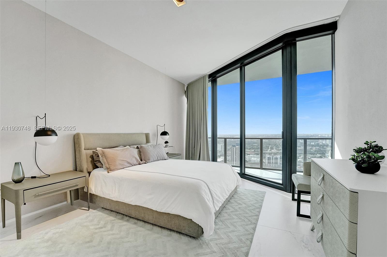 1000 Biscayne Blvd #3902, Miami FL 33132