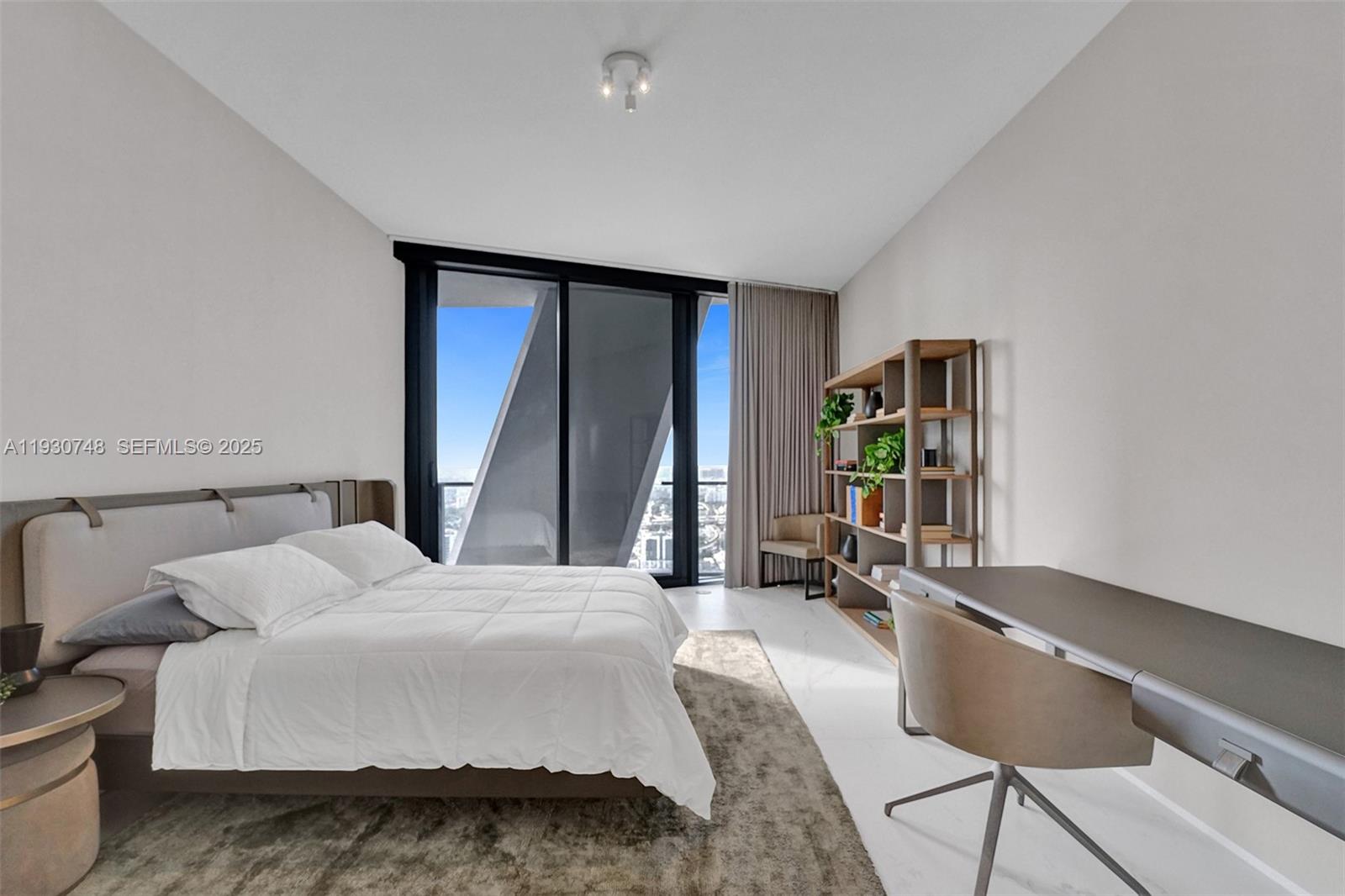 1000 Biscayne Blvd #3902, Miami FL 33132