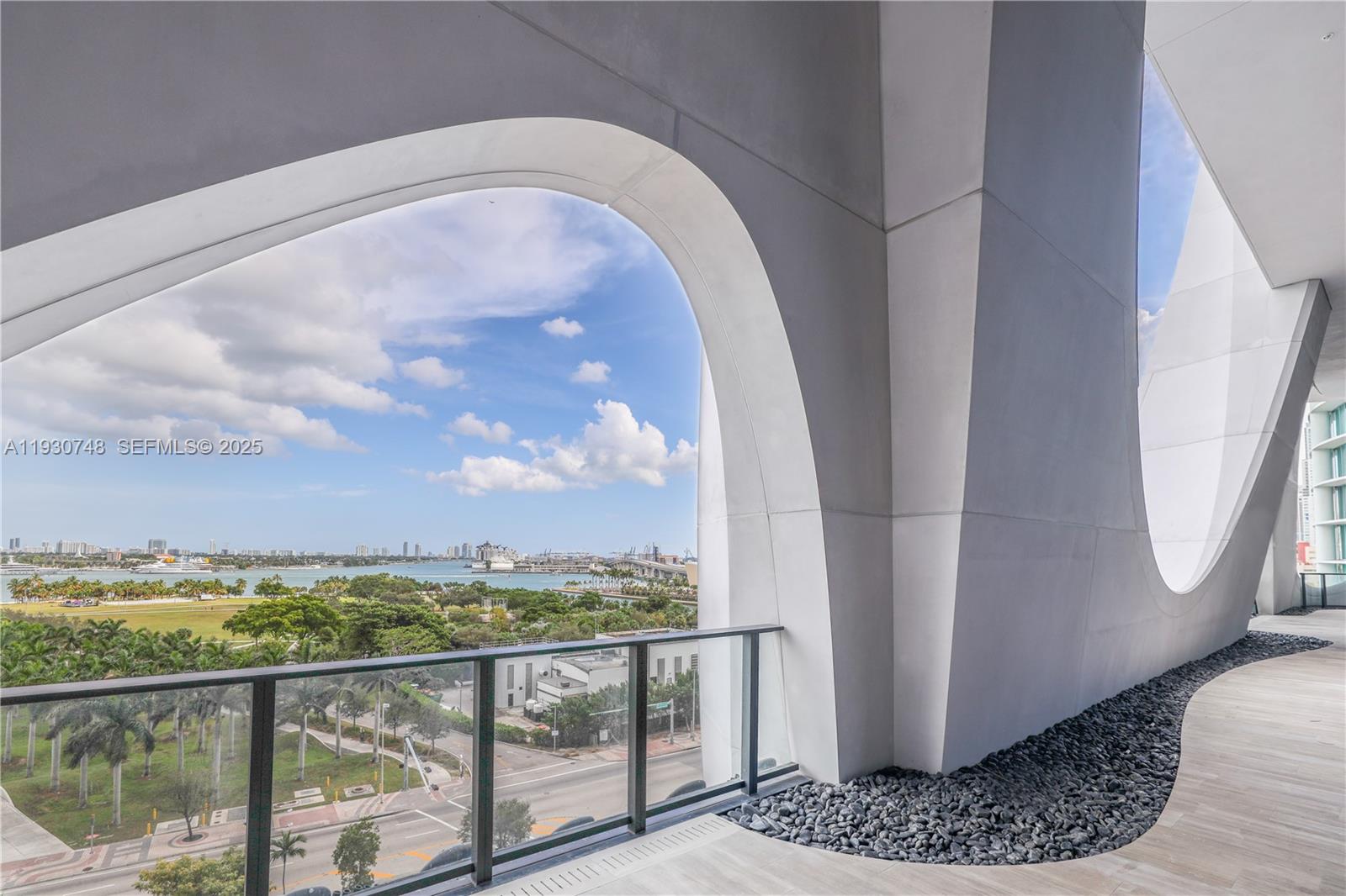 1000 Biscayne Blvd #3902, Miami FL 33132