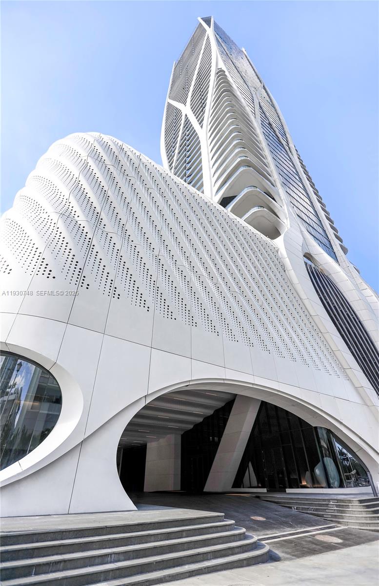 1000 Biscayne Blvd #3902, Miami FL 33132