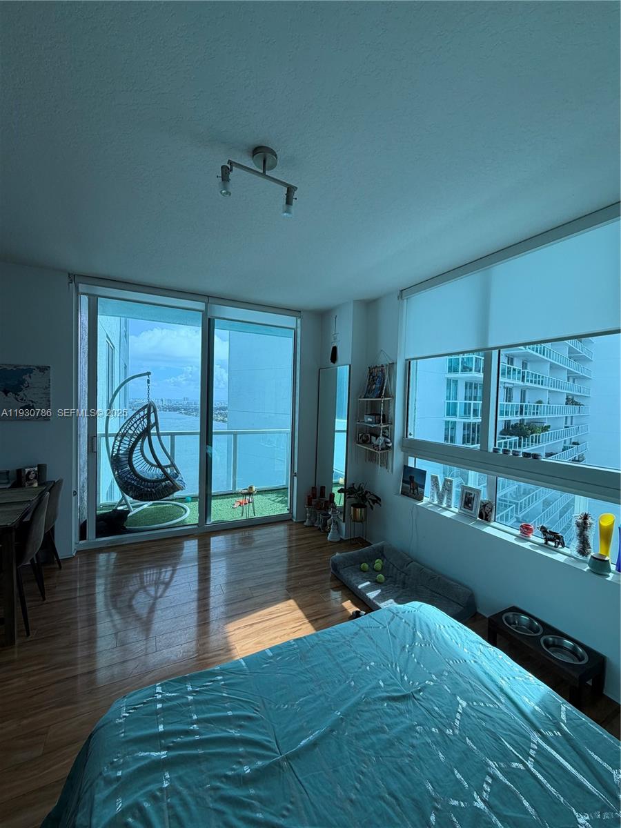 Miami FL 33132 - A11930786