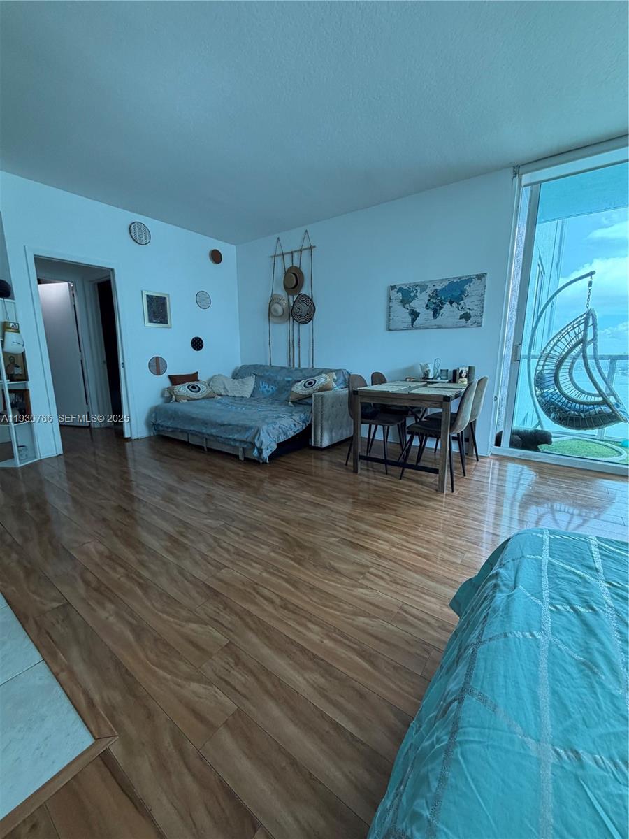 Miami FL 33132 - A11930786