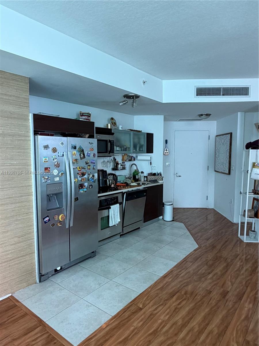 Miami FL 33132 - A11930786