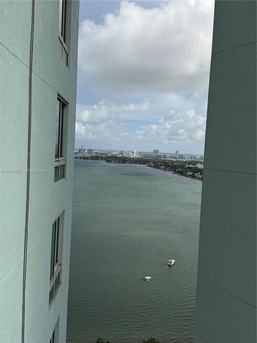 Miami FL 33132 - A11930786