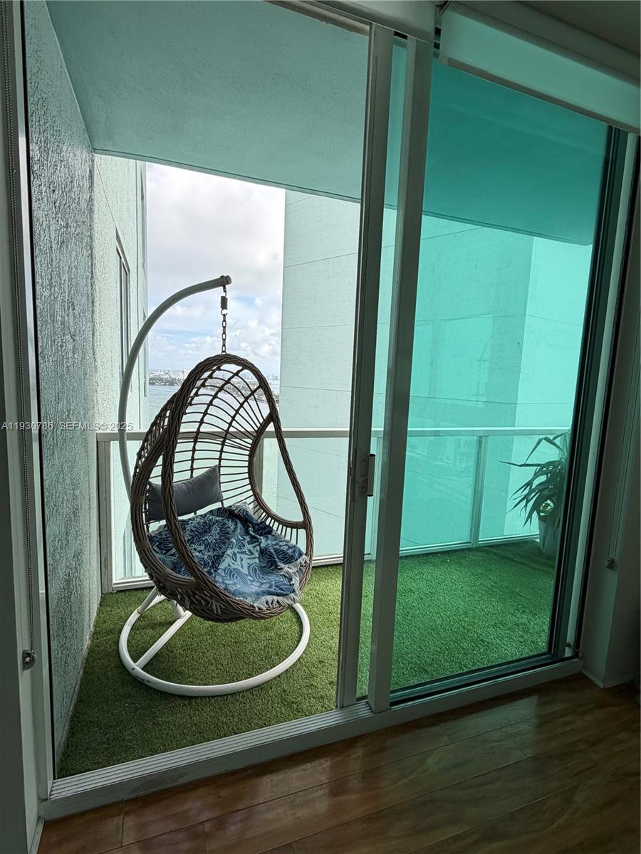 Miami FL 33132 - A11930786