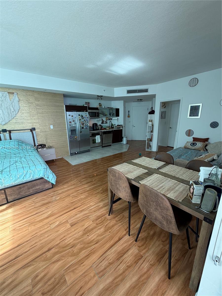 Miami FL 33132 - A11930786