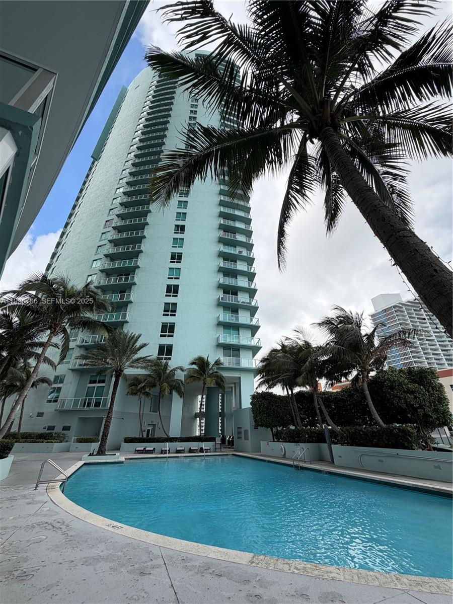 Miami FL 33132 - A11930786