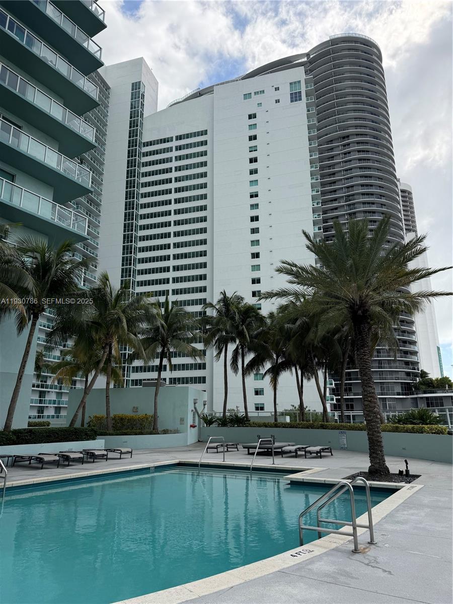 Miami FL 33132 - A11930786