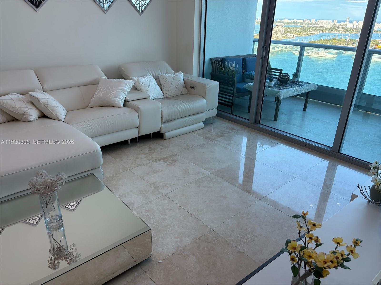 900 Biscayne Blvd #3704, Miami FL 33132