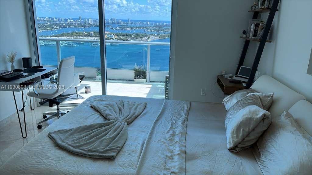 900 Biscayne Blvd #3704, Miami FL 33132