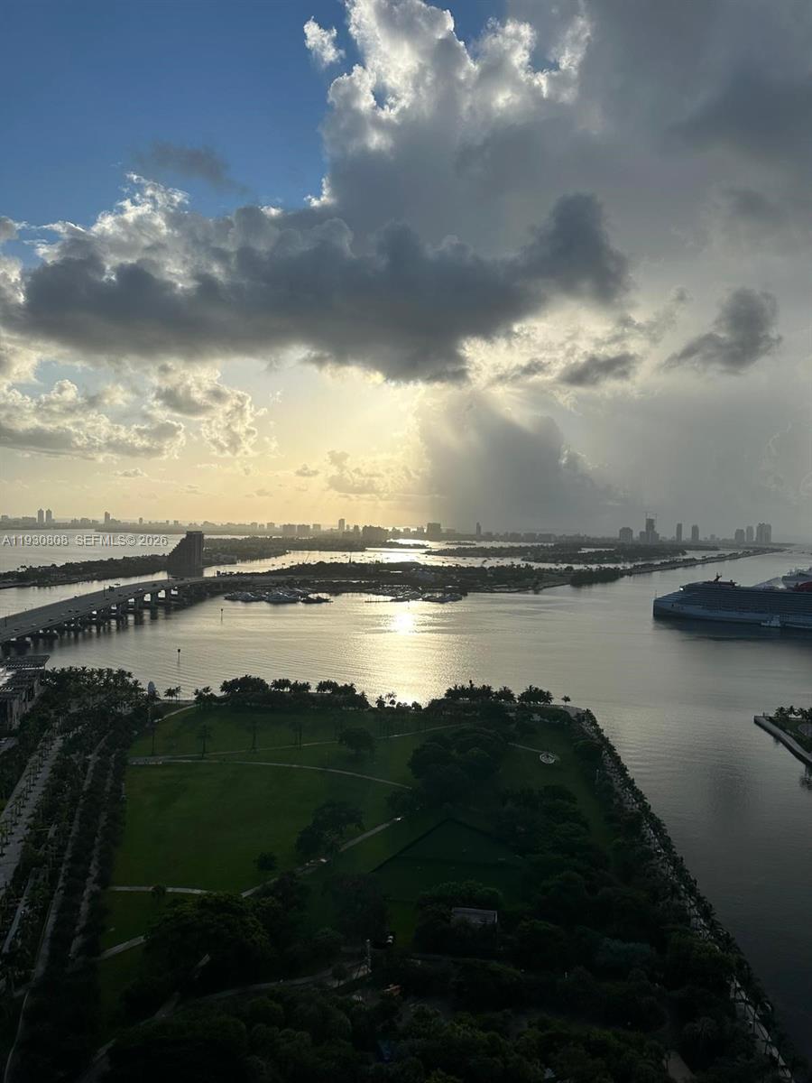 900 Biscayne Blvd #3704, Miami FL 33132