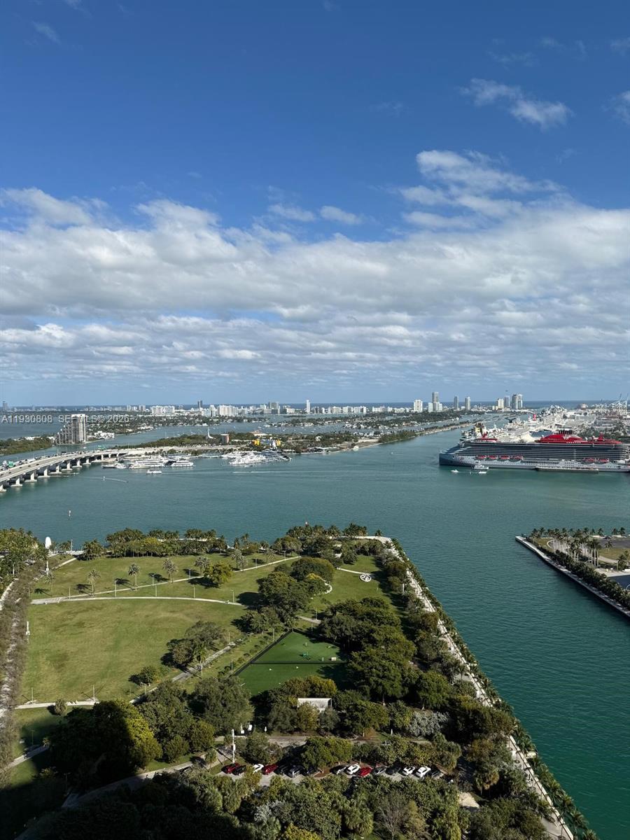 900 Biscayne Blvd #3704, Miami FL 33132