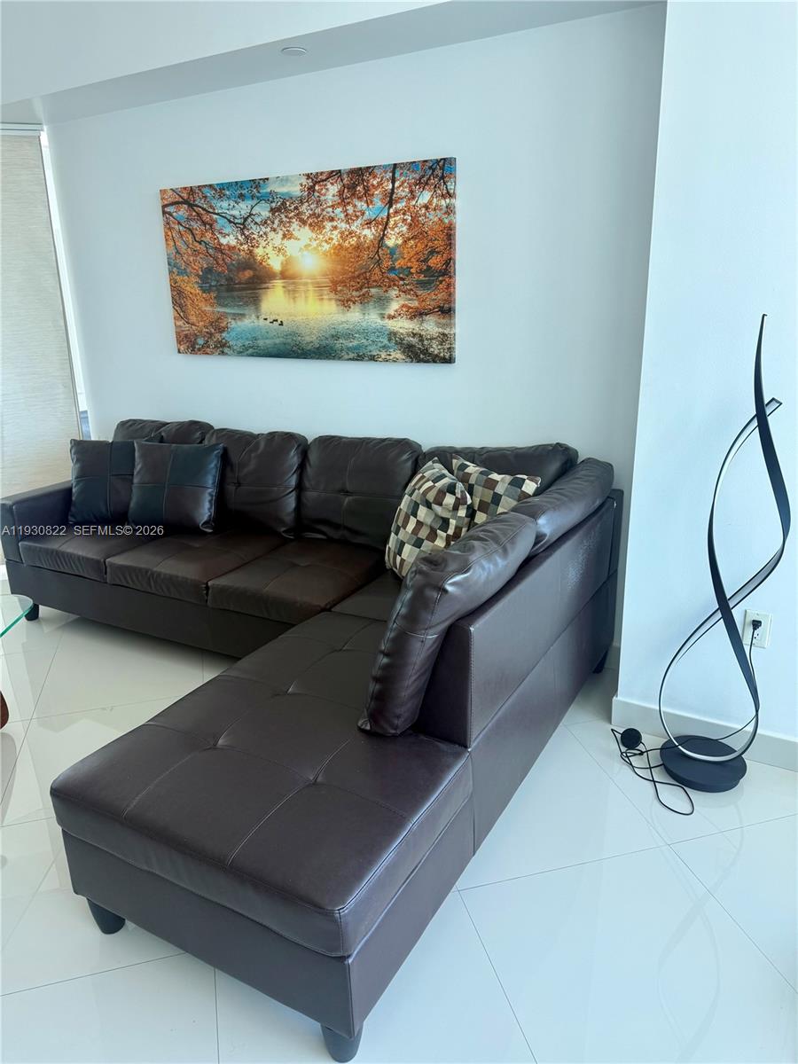 350 S Miami Ave #3907, Miami FL 33130