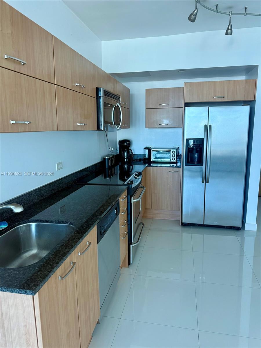 350 S Miami Ave #3907, Miami FL 33130