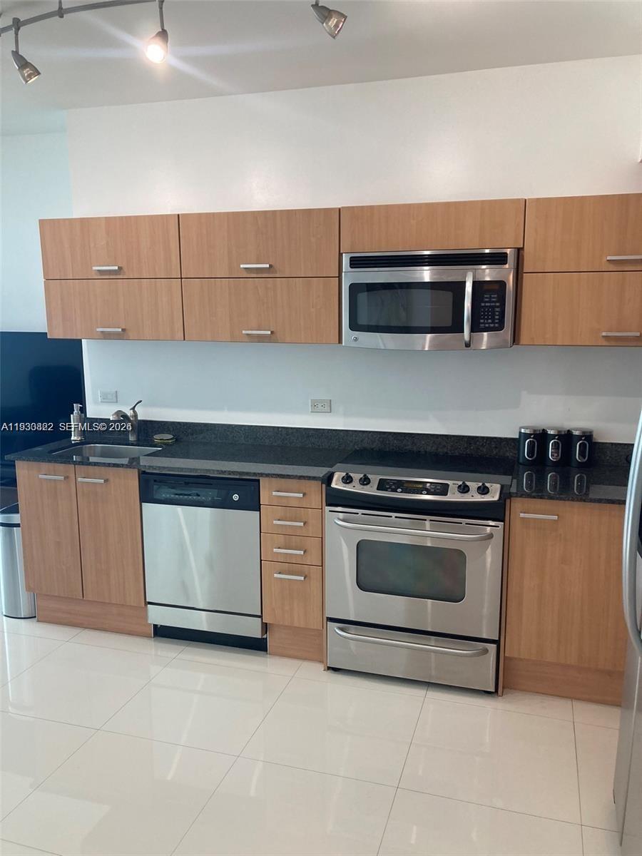 350 S Miami Ave #3907, Miami FL 33130