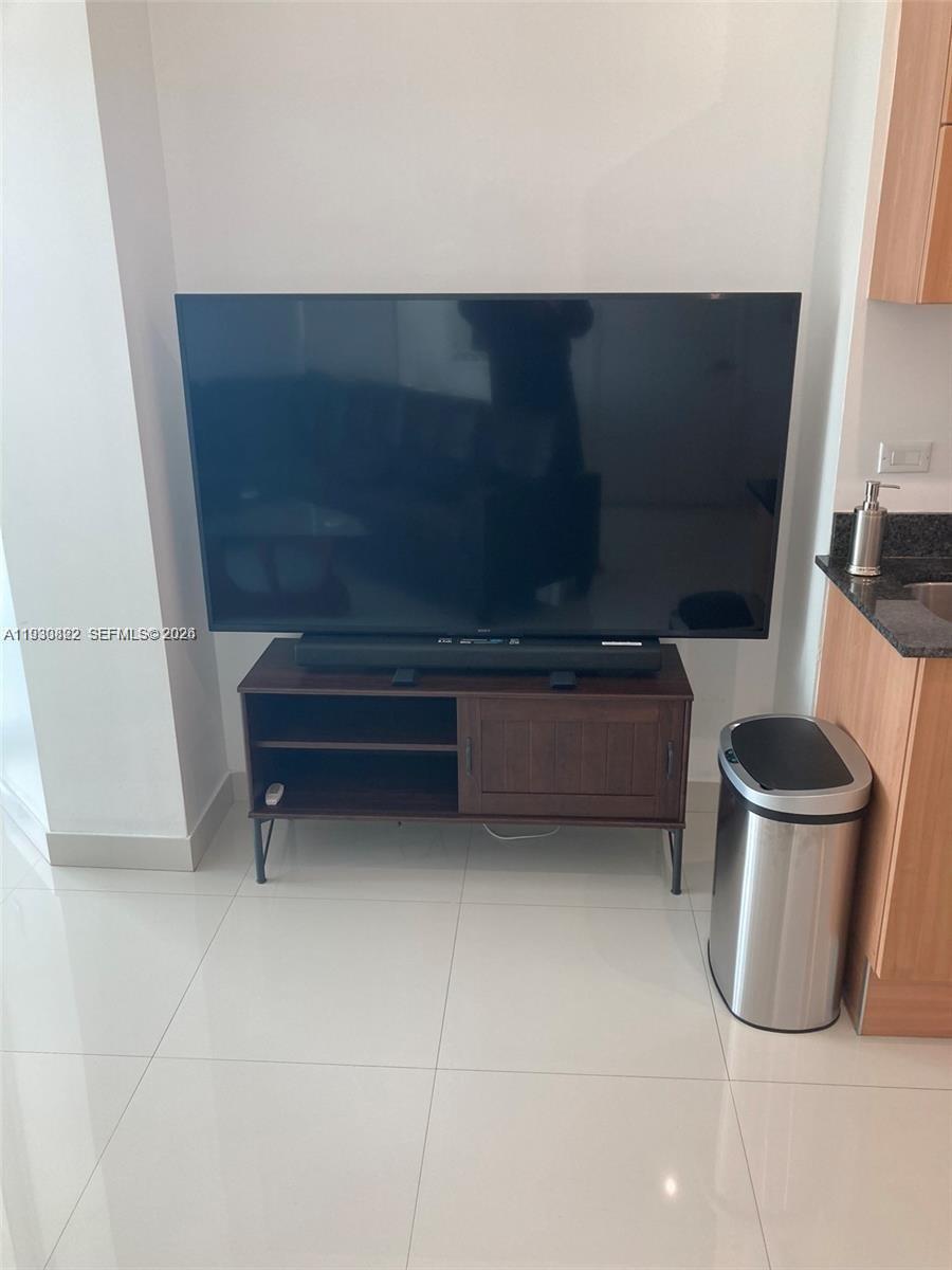 350 S Miami Ave #3907, Miami FL 33130