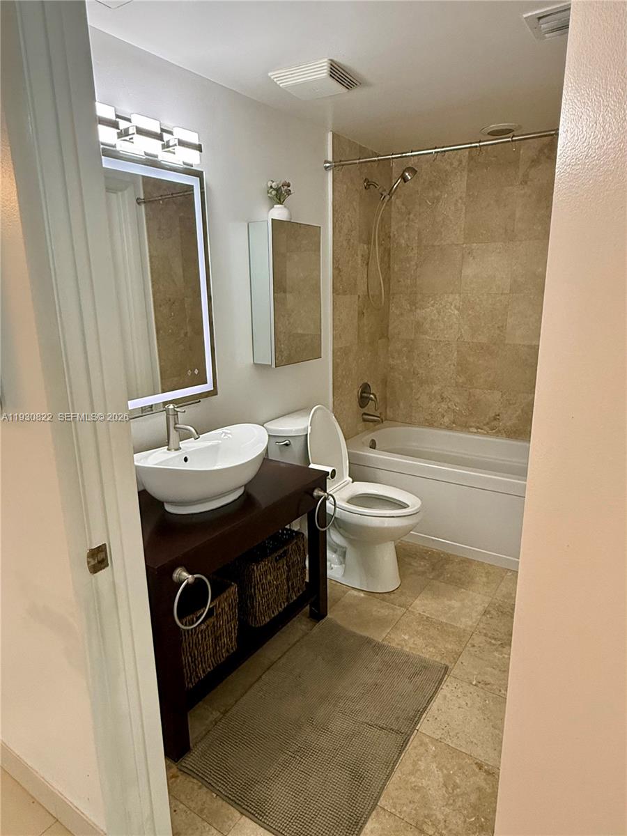 350 S Miami Ave #3907, Miami FL 33130
