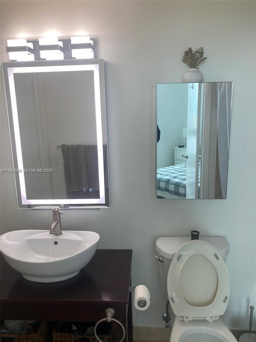 350 S Miami Ave #3907, Miami FL 33130