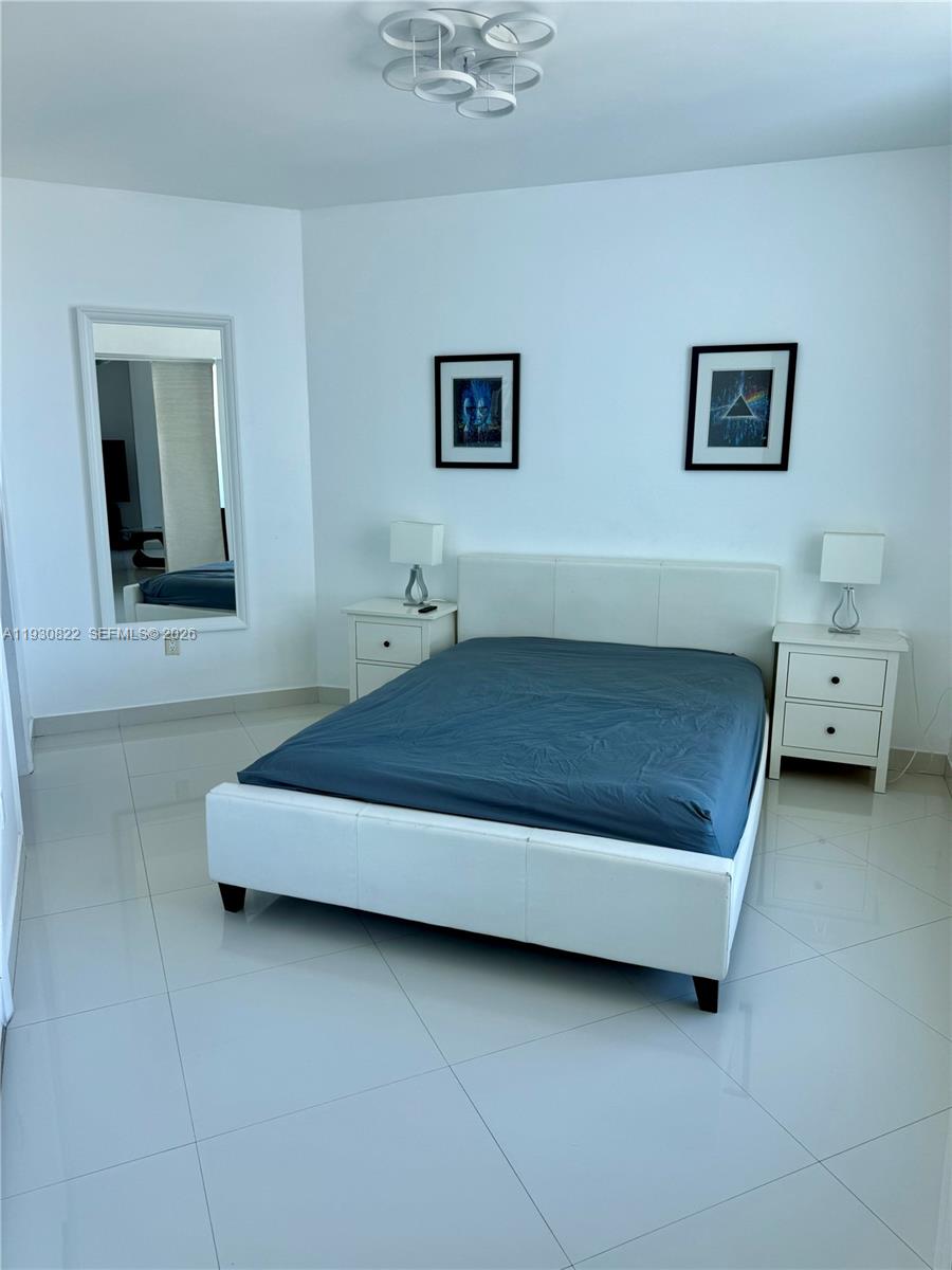 350 S Miami Ave #3907, Miami FL 33130