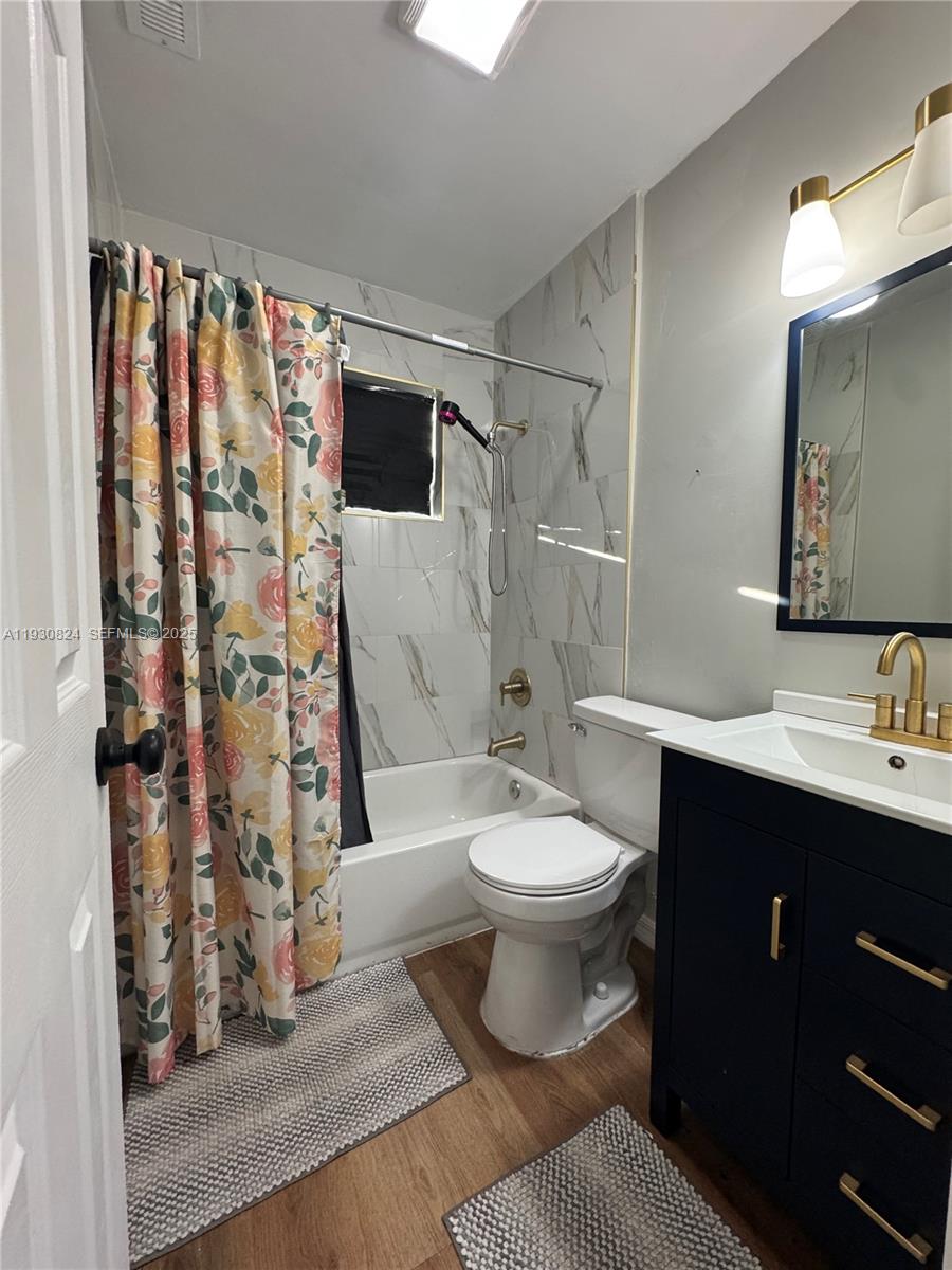 415 SE 4th St, South Bay FL 33493
