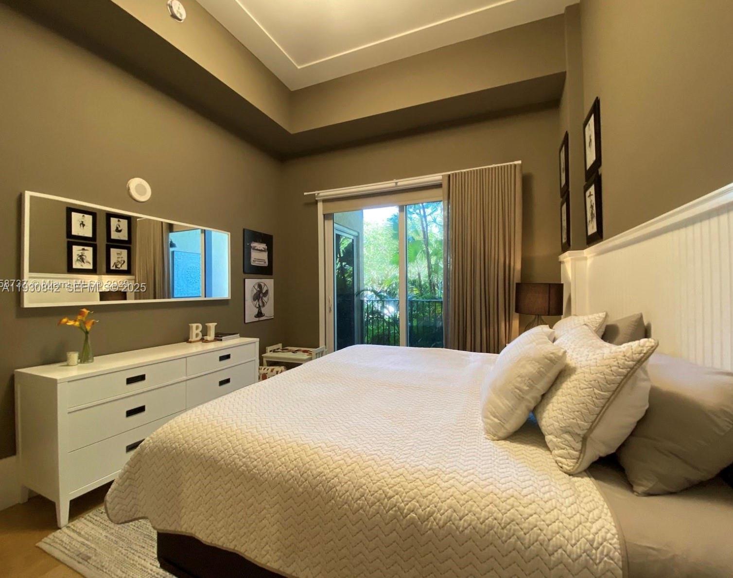 20000 E Country Club Dr #114, Aventura FL 33180