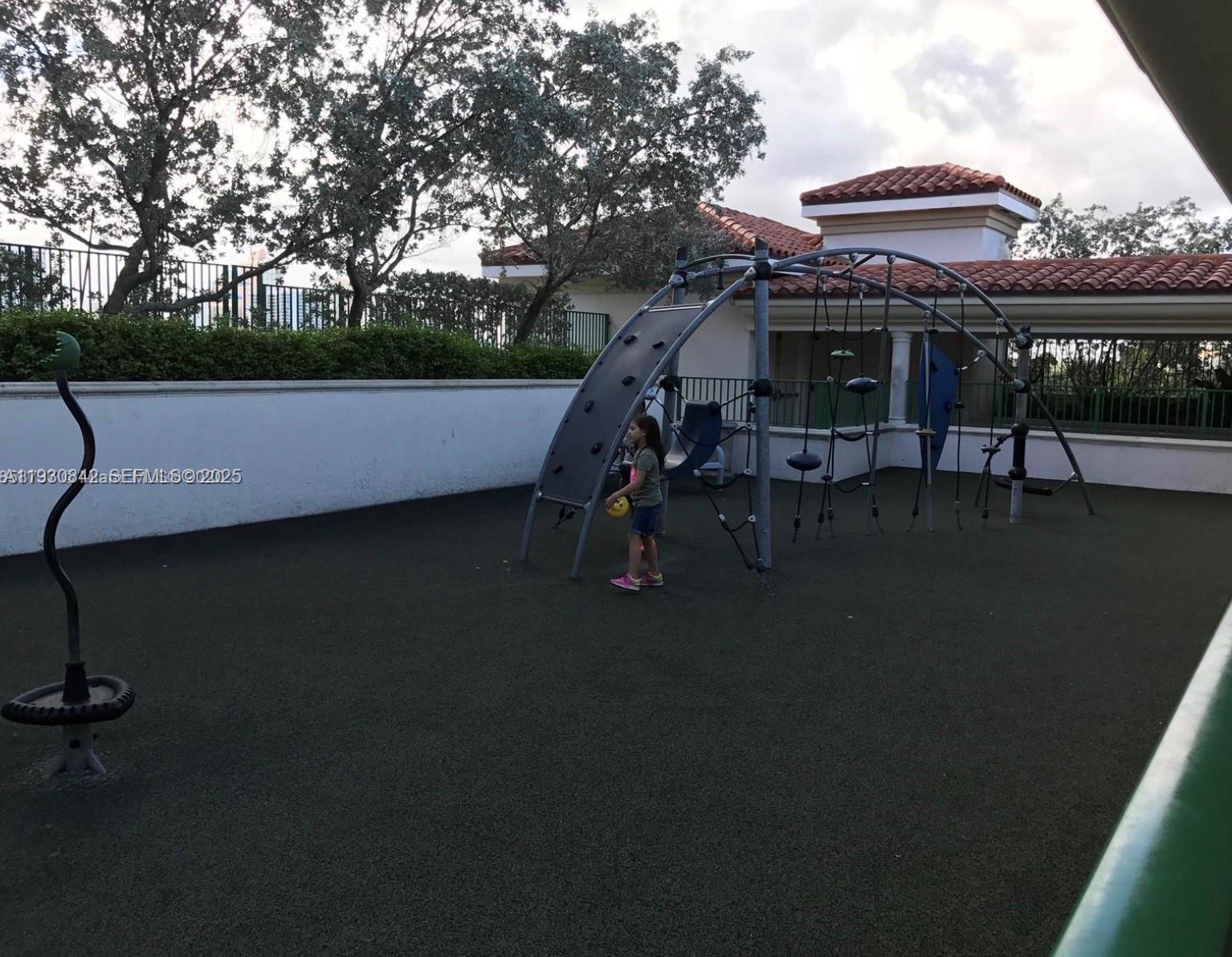 20000 E Country Club Dr #114, Aventura FL 33180