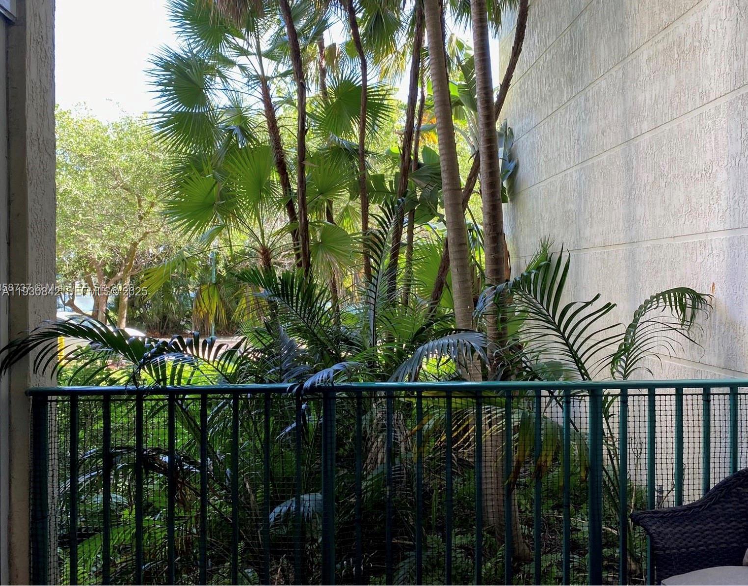 20000 E Country Club Dr #114, Aventura FL 33180