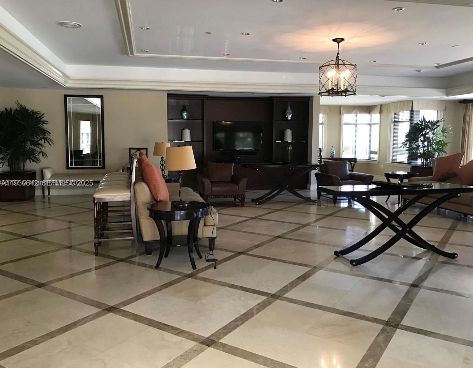 20000 E Country Club Dr #114, Aventura FL 33180