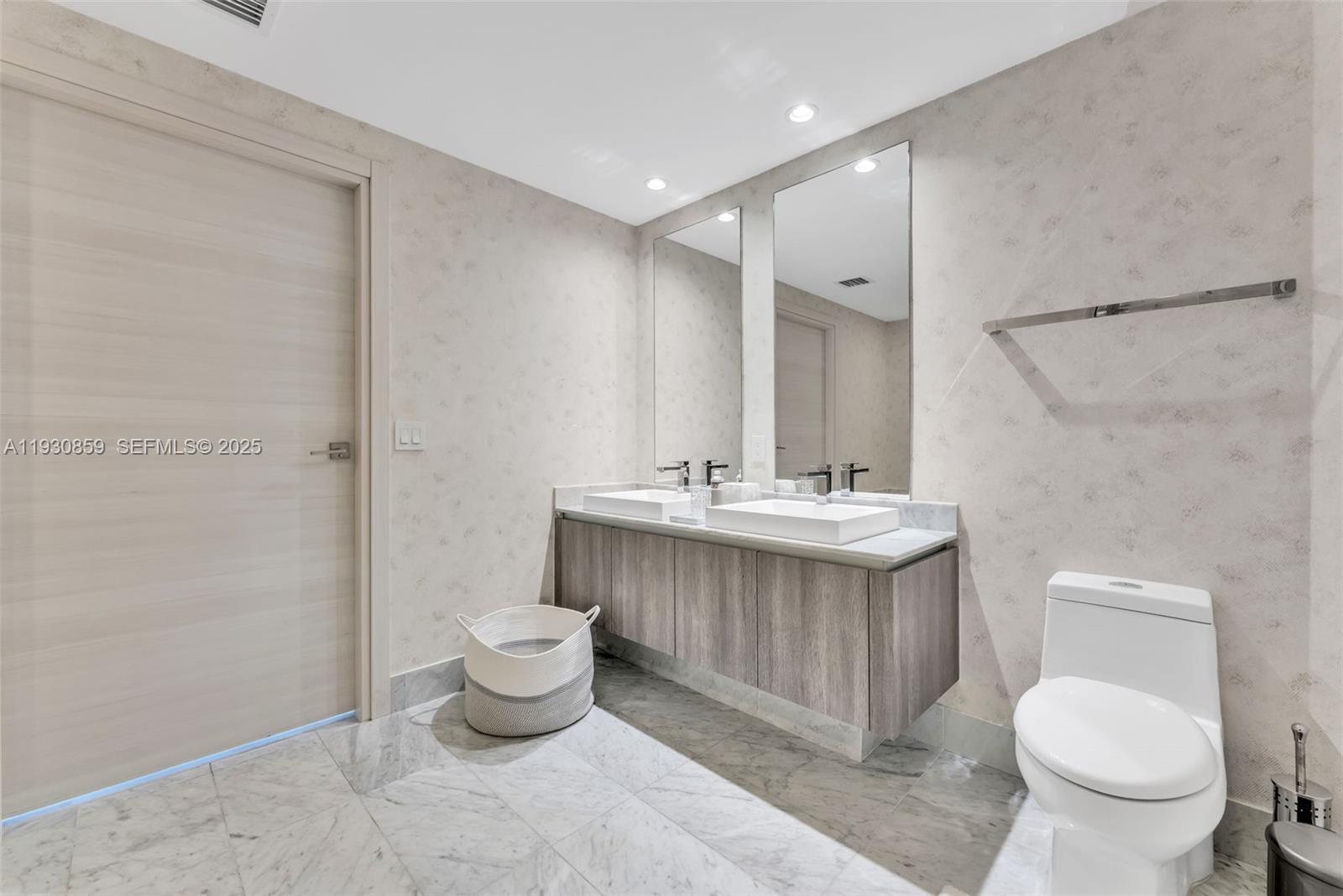 801 S Miami Ave #1805, Miami FL 33130